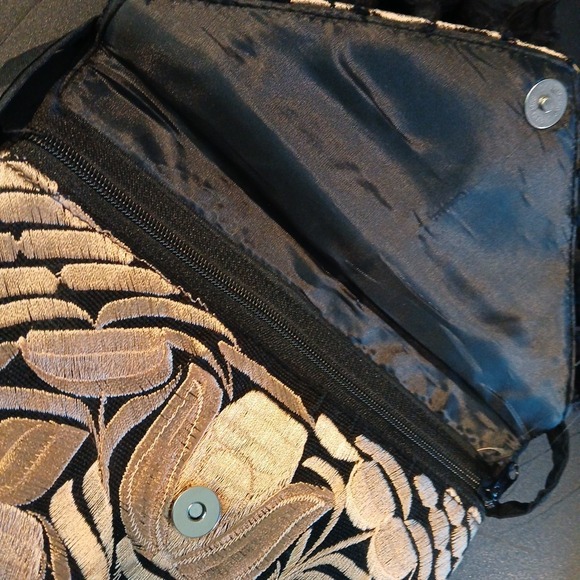 Black and Gold Envelope Clutch Purse Bag with Black‎ Cotton Tassels NWOT! - Picture 5 of 7